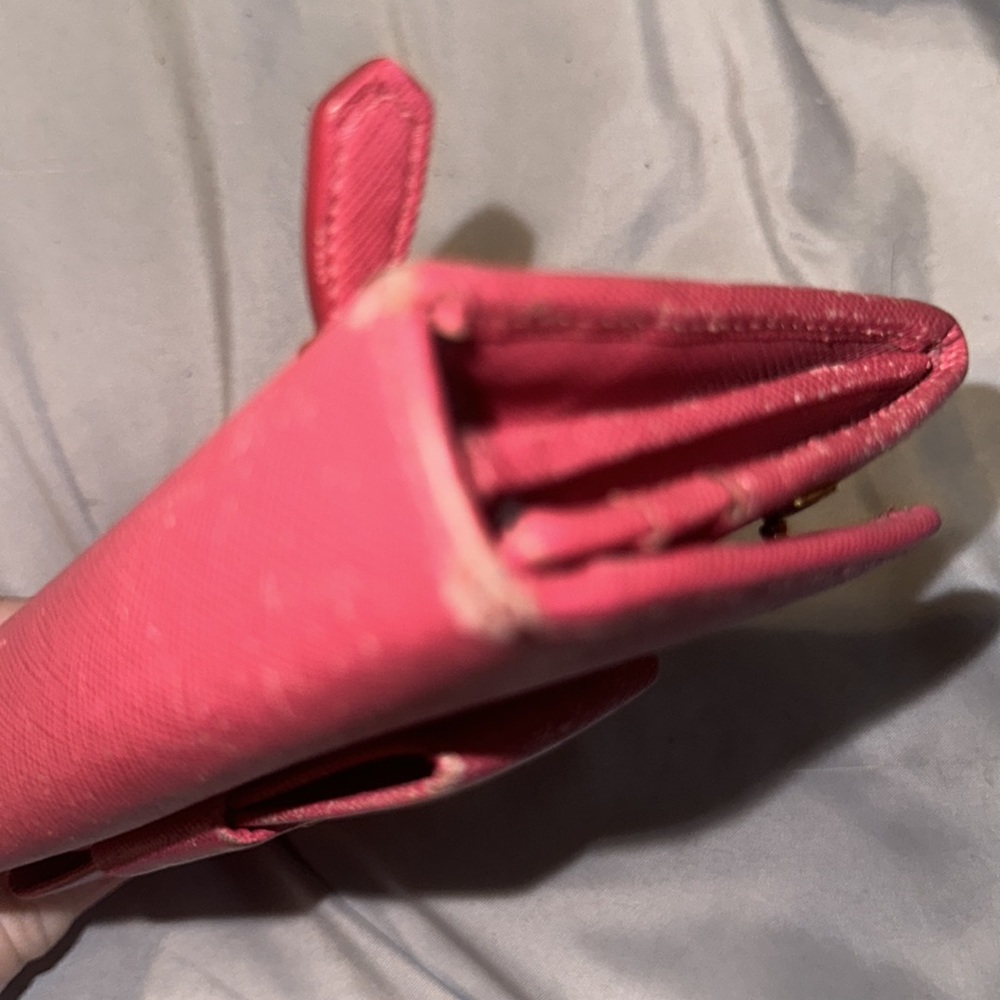 Prada saffiano leather pink bow tie wallet holds 14 slots nice space good π - Picture 14 of 17